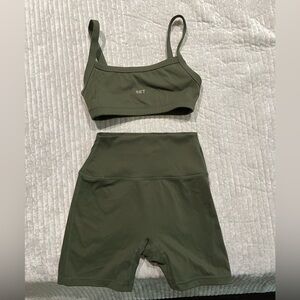 SPORTBODY BIKE SHORTS & SCOOP BRA
